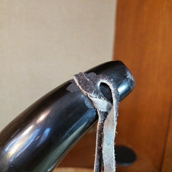 Vtg THE CHEROKEES 3 Pc 11" Powder Horn & Measurer w/Leather Strap & Wood Plug - Picture 12 of 16